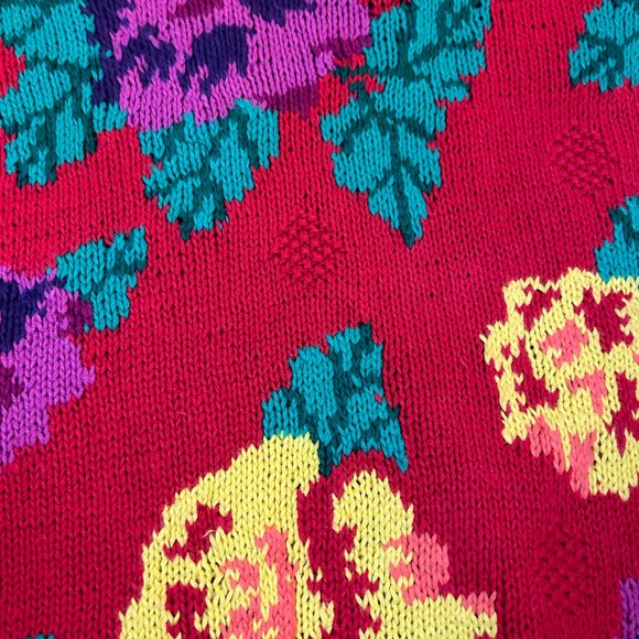 1990s Red Floral Hand Knit Oversized Long Cardigan Sweater / Women’s Medium * - Picture 4 of 4